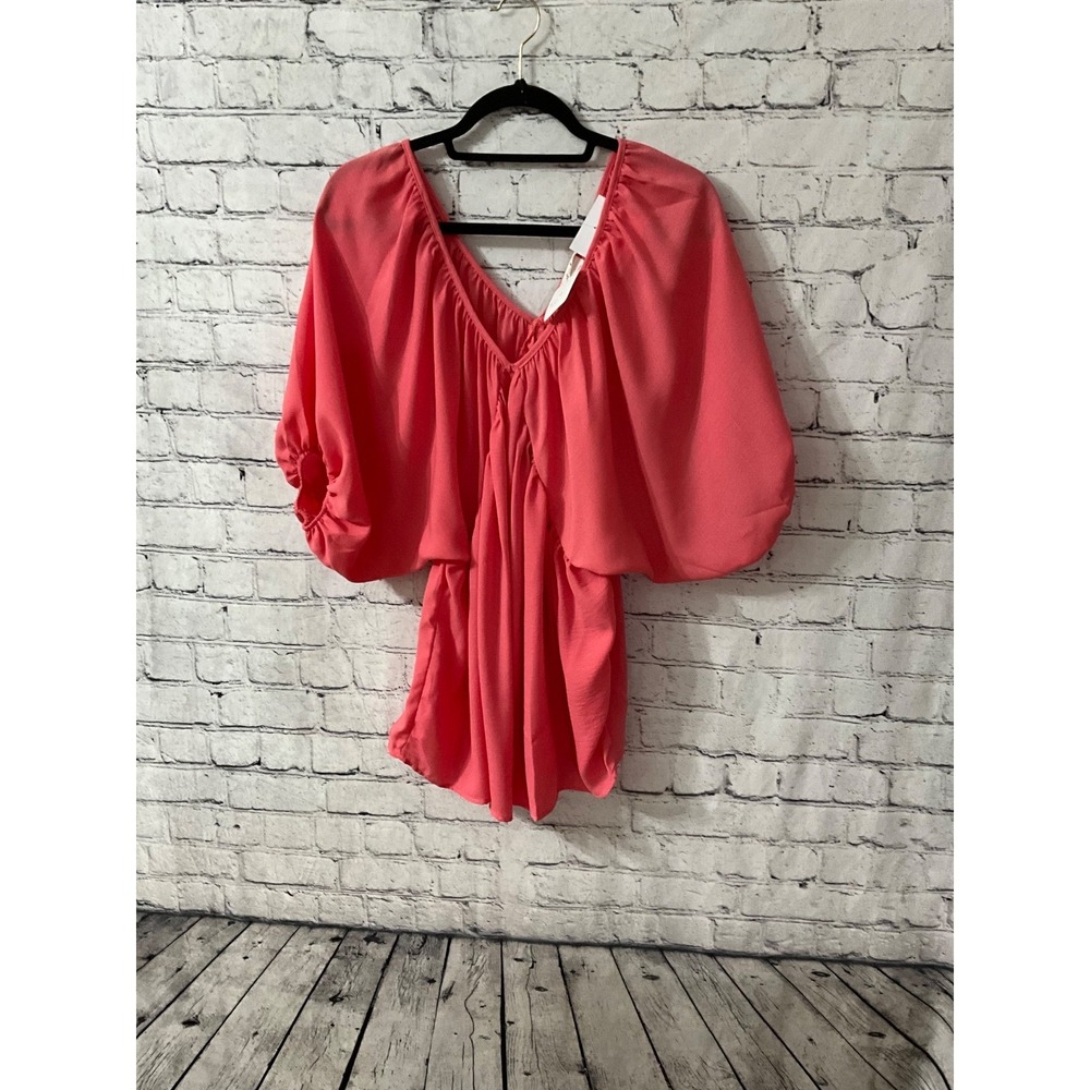 LOVELY J WOMENS TOP SIZE‎ SMALL. NWT